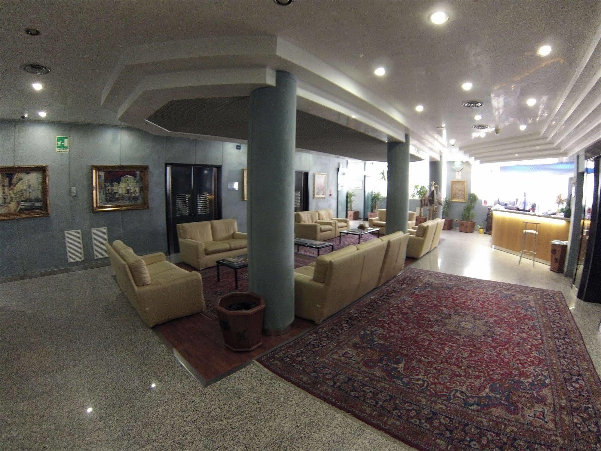Benny Hotel Καταντζάρο Εξωτερικό φωτογραφία