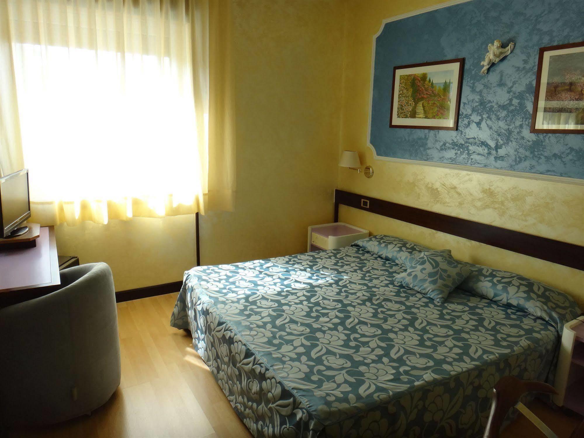 Benny Hotel Καταντζάρο Εξωτερικό φωτογραφία
